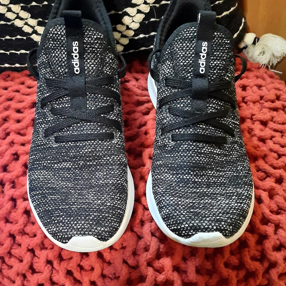 Ladies sz 8 Adidas shoes